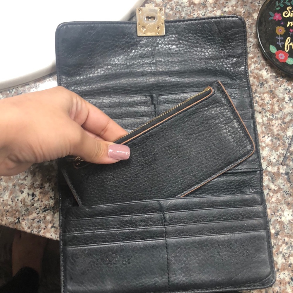 Tory Burch Wallet - Picture 4 of 7